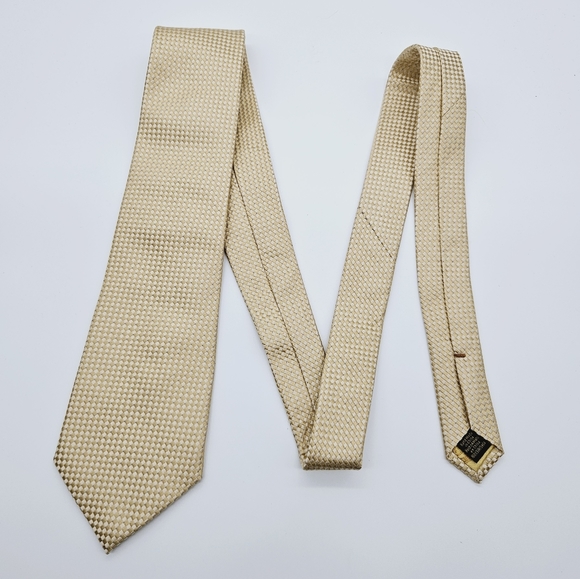 DONALD TRUMP | 100% silk Signature Collection woven neck tie - Picture 2 of 5